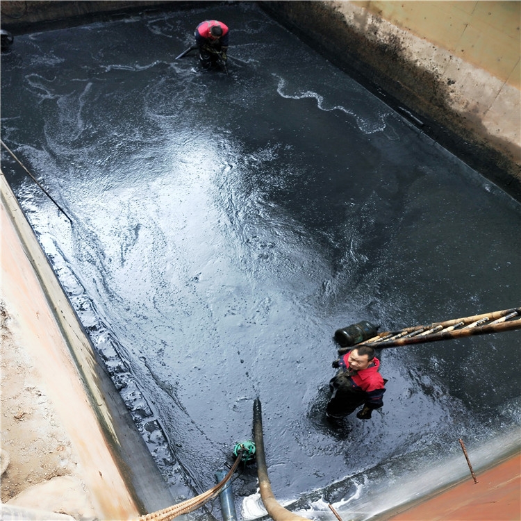 托克逊废水池清理