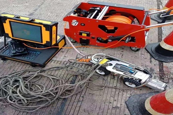 托克逊CCTV管道检测机器人